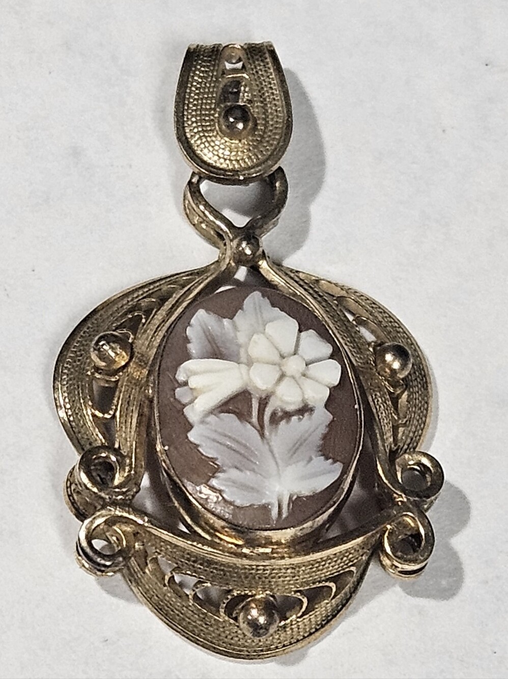 VTG Necklace 12K GF Gold Filled Cameo Pendant Floral Carved Shell Filigree Rare